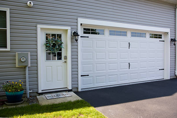 24/7 Emergency Garage Door Panel Replacement experts in The Plains, OH